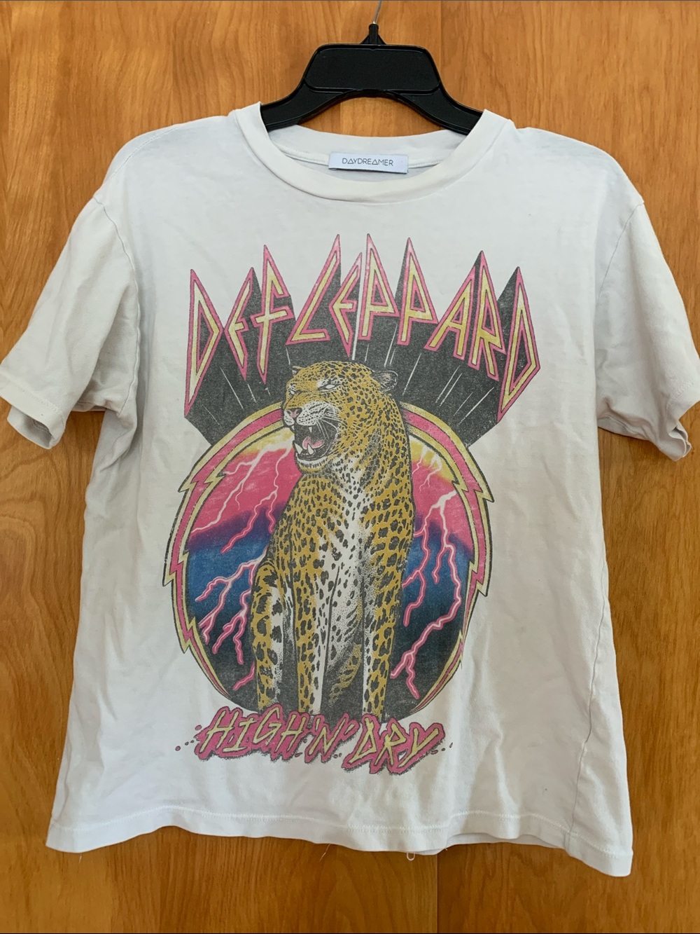 Daydreamer 100% Cotton Def Leppard Cheetah High N’Dry Boyfriend T sz S